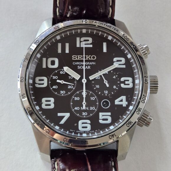 Seiko Solar Chronograph Tachymeter Mens Leather Watch V175-0CG0 Quickset 43mm SS - Picture 1 of 17